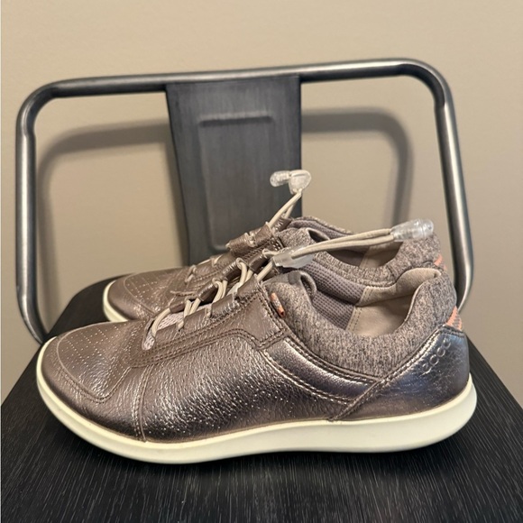 ECCO Women's Sense Toggle Fashion Sneaker, Rose Gold Sz 5 - Picture 6 of 15